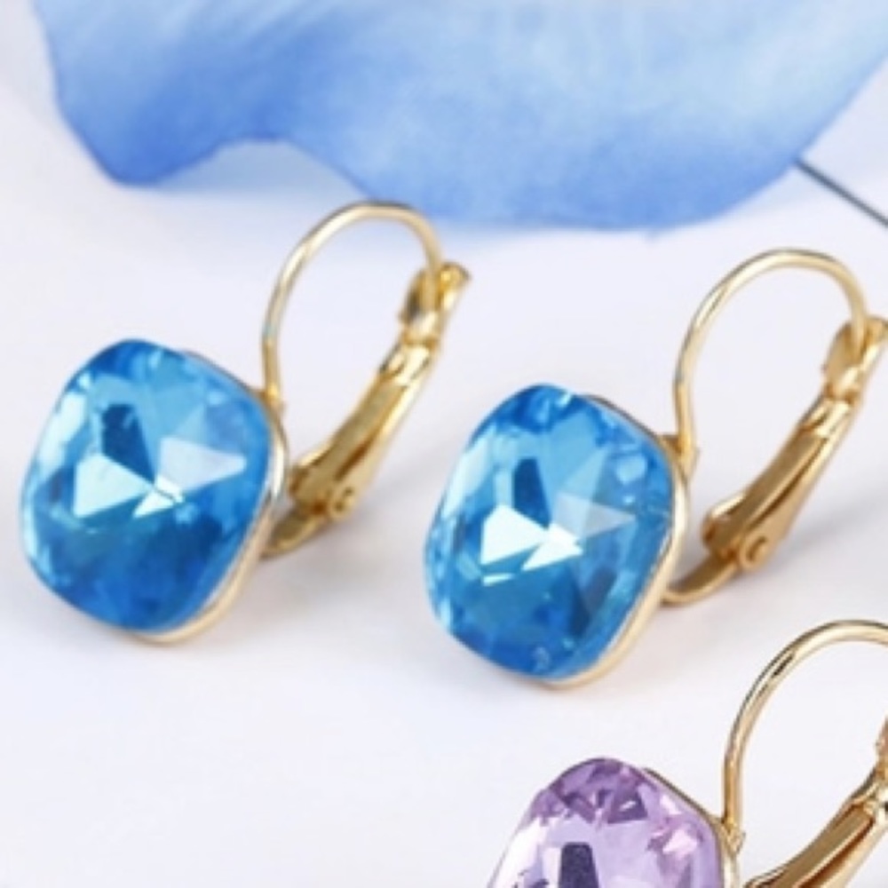 NEW!๐๐BRIGHT SKY BLUE CUSHION CRYSTAL DROPS!๐๐ - Picture 5 of 7